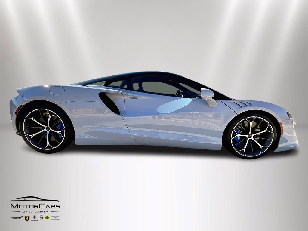 mph011_4148434844_sbm16aea6tw004220_2026_mclaren_artura_coupe_mso_cirrus_grey_12_109366_56787bd2db