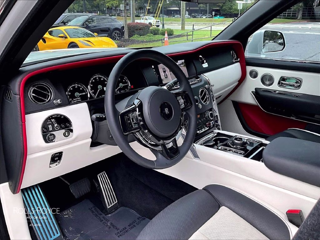 mph011_4245131925_slatv4c0xru222205_2024_rolls_royce_cullinan_arctic_white_12_114232_d76928edca