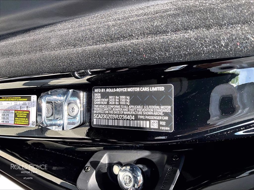 mph011_501166770_sca23gz03vu236404_2027_rolls_royce_ghost_black_diamond_12_111455_bf6ef2cb13