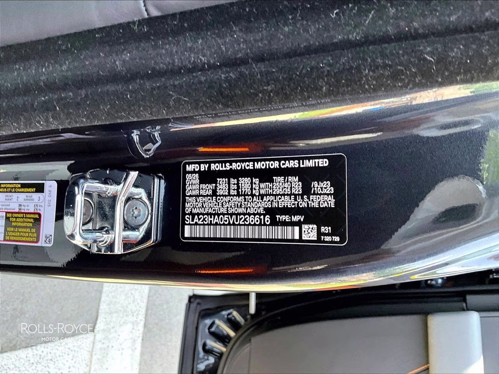 mph011_66795295_sla23ha05vu236616_2027_rolls_royce_cullinan_darkest_tungsten_12_111719_cc2d62bd3a