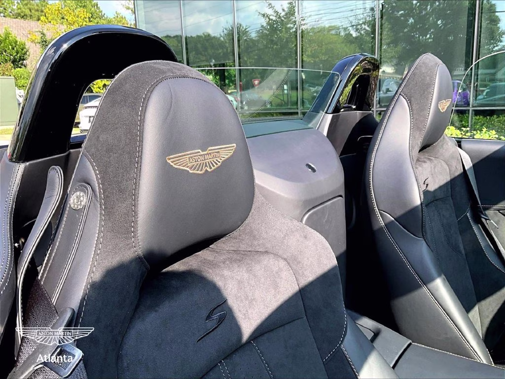 mph012_1501789498_scfsmgnw3tgp12762_2026_aston_martin_vantage_s_roadster_onyx_black_13_113902_813f7ebb3e