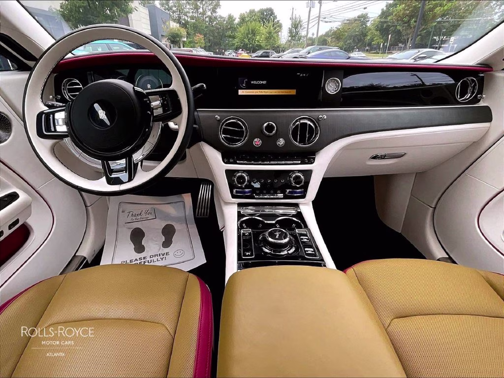 mph012_1568561987_scatk2c06ru226233_2024_rolls_royce_spectre_two_tone_chartreuse_black_diamond_13_114358_ce853ab05c