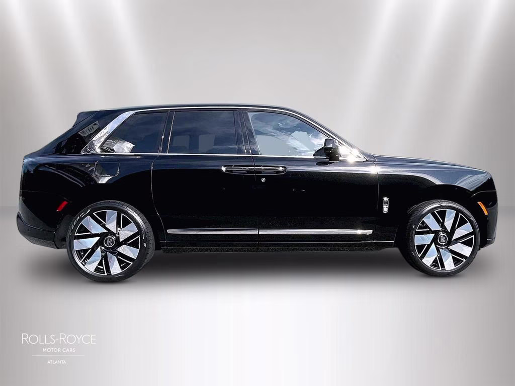 mph012_2590831808_sla23ha09vu236991_2027_rolls_royce_cullinan_black_diamond_13_112053_7d48082975