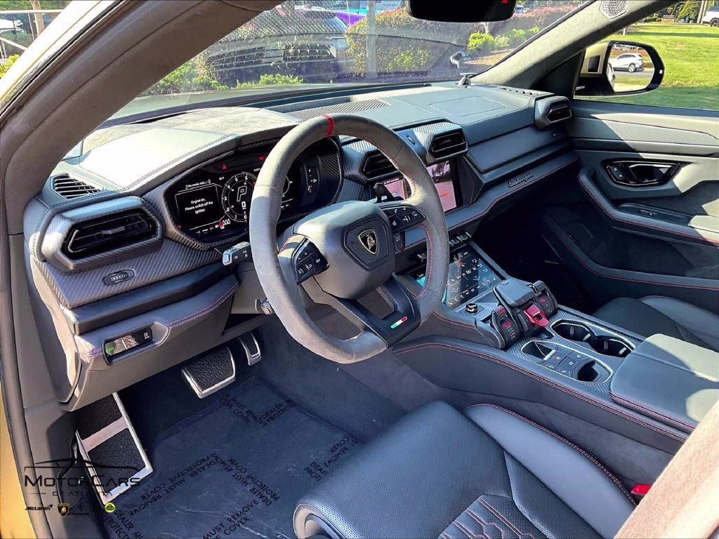 mph012_2617876255_zpbud6zl1sla34576_2025_lamborghini_urus_se_13_113824_0f74c18362