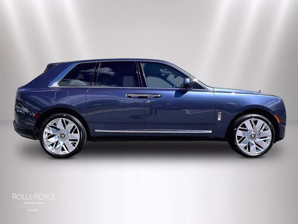 mph012_2881365360_sla23ha07vu236617_2027_rolls_royce_cullinan_iguazu_blue_13_111742_58d4b0772a