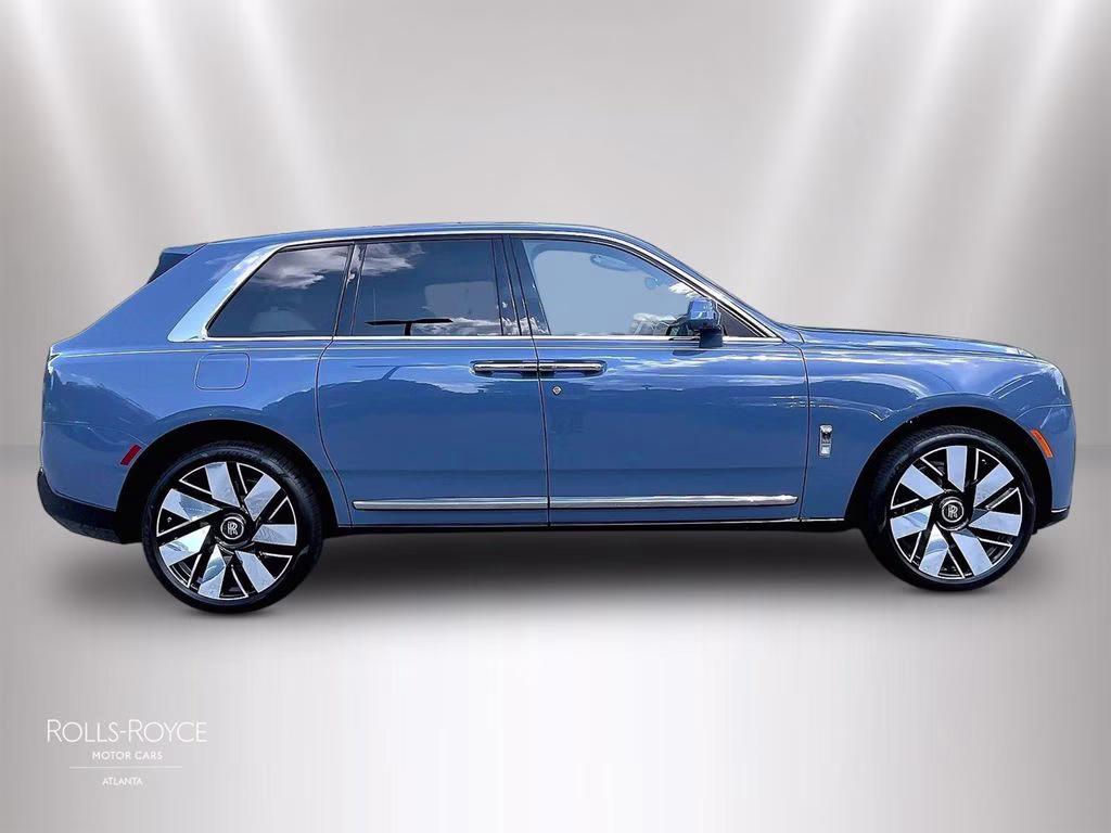 mph012_3629279302_sla23ha03vu236825_2027_rolls_royce_cullinan_wittering_blue_13_112055_00e6e0d945