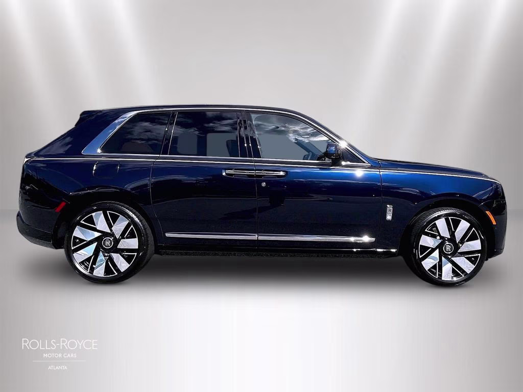 mph012_3794253493_sla23ha04vu236235_2027_rolls_royce_cullinan_midnight_sapphire_13_111757_3bae107e7a