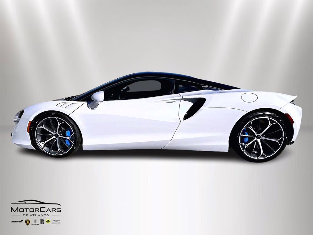 mph012_3934073968_sbm16aea6tw004220_2026_mclaren_artura_coupe_mso_cirrus_grey_13_109366_181054e1ad