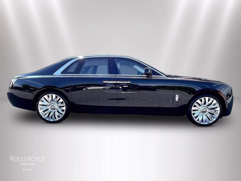 mph012_441383265_sca23gz07vu236535_2027_rolls_royce_ghost_black_diamond_13_112746_a42ca60c31