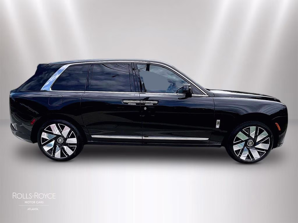 mph012_651067031_sla23ha00vu236801_2027_rolls_royce_cullinan_black_diamond_13_111647_ca41c4d6a8