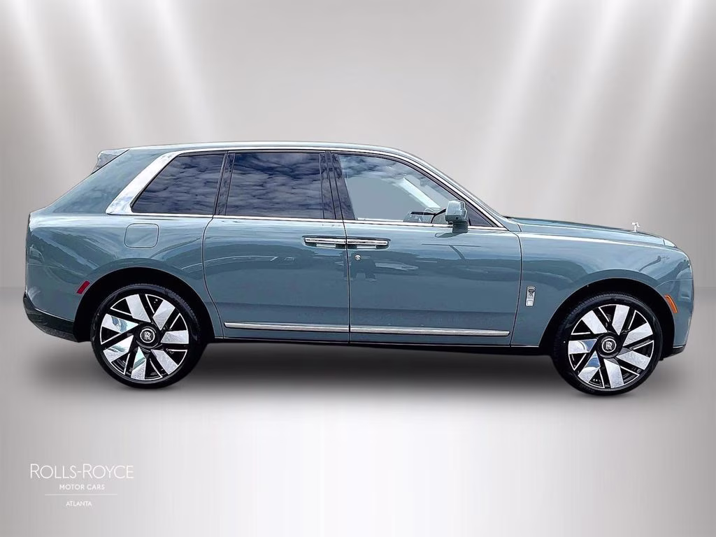 mph012_797755979_sla23ha0xvu237132_2027_rolls_royce_cullinan_monteverde_13_112912_8898c3b509