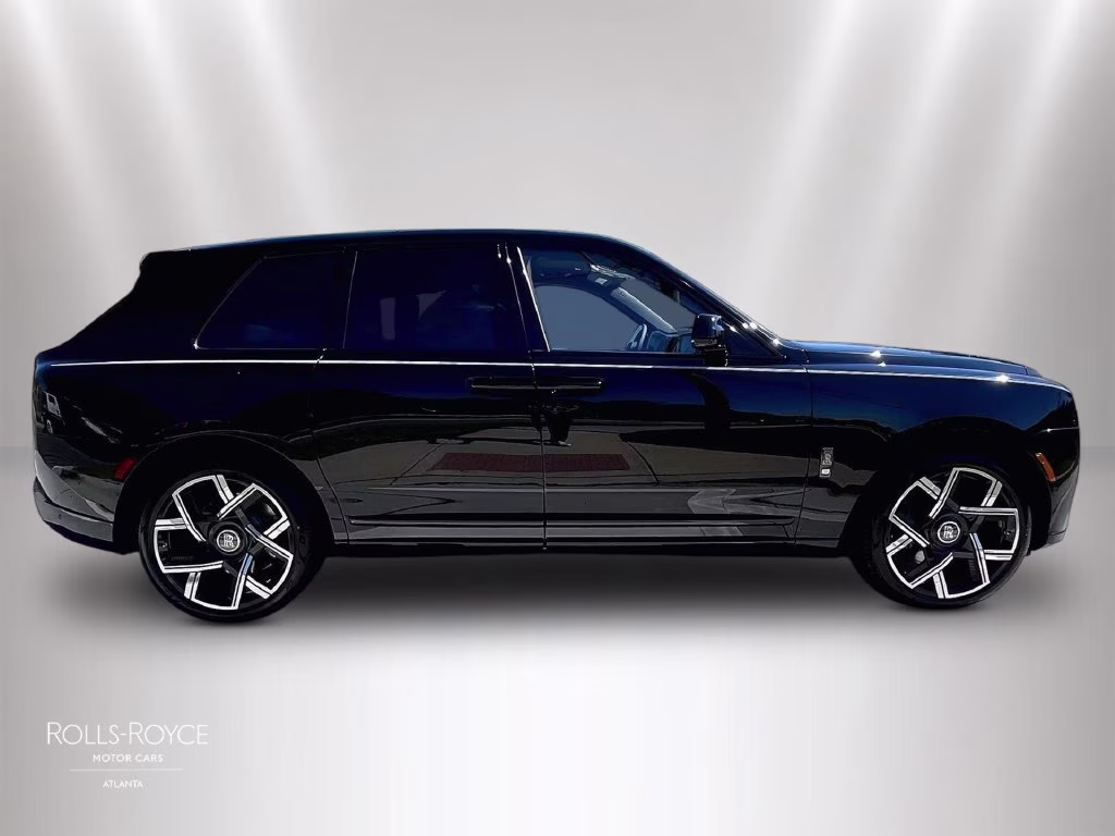 mph012_83311069_sla33ha00vu237838_2027_rolls_royce_black_badge_cullinan_black_diamond_13_114262_60da6fae35