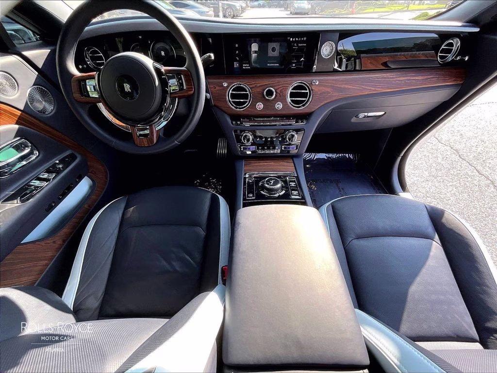 mph012_848102127_scatk2c05ru218785_2024_rolls_royce_spectre_arctic_white_13_113769_aab518978c