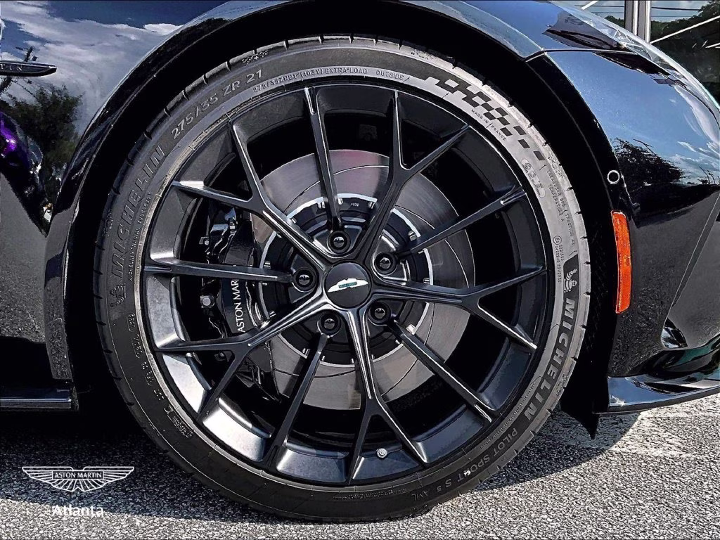 mph013_1437585578_scfsmgnw3tgp12762_2026_aston_martin_vantage_s_roadster_onyx_black_14_113902_d3c8897403