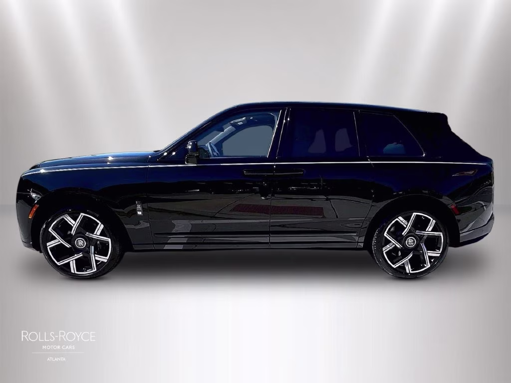 mph013_1583915456_sla33ha00vu237838_2027_rolls_royce_black_badge_cullinan_black_diamond_14_114262_56e50f3305