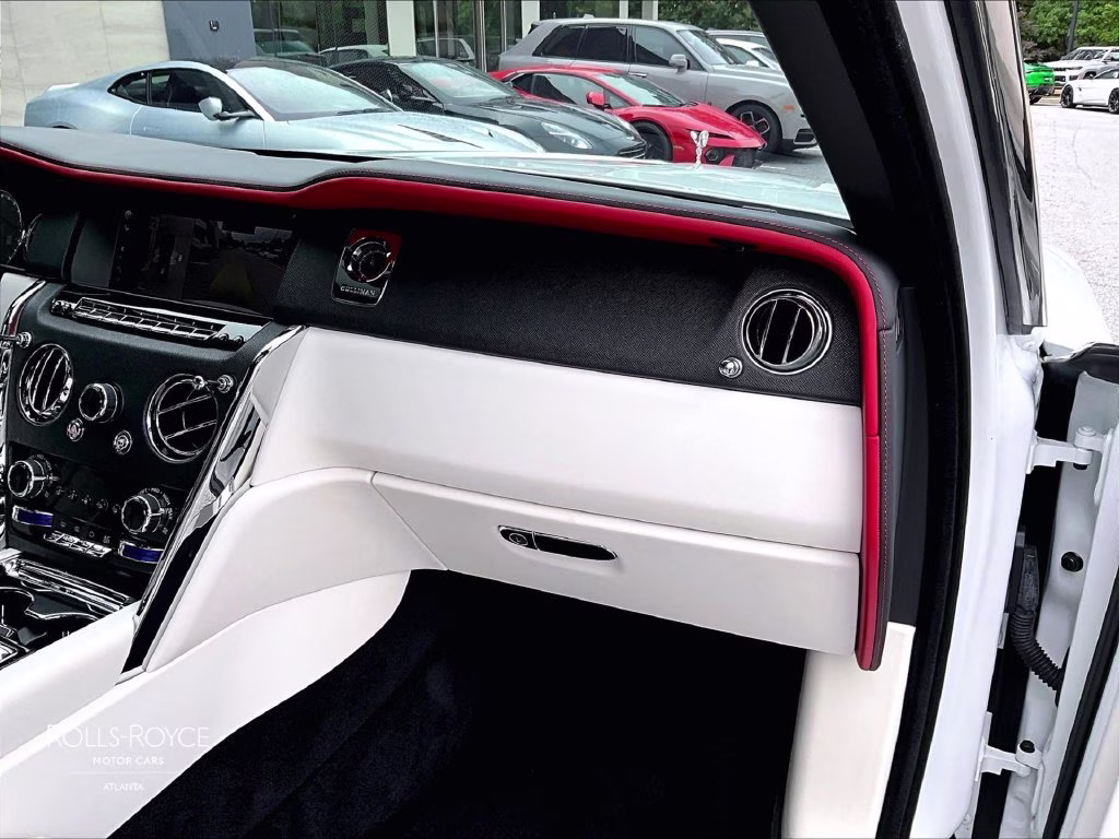 mph013_1635597690_slatv4c0xru222205_2024_rolls_royce_cullinan_arctic_white_14_114232_3670b8202a