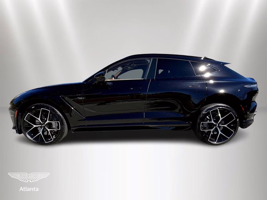 mph013_1804962811_sd7vujdw8ttv13790_2026_aston_martin_dbx_707_onyx_black_14_109367_3d0509a3e9
