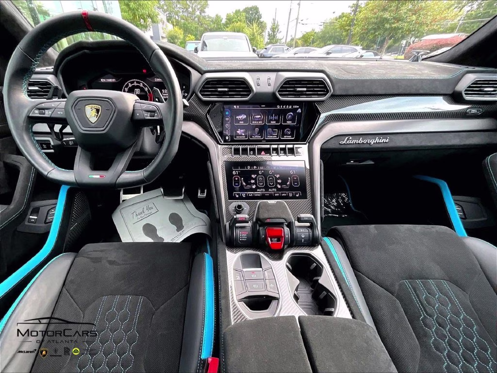 mph013_193320069_zpbuc3zlxrla32126_2024_lamborghini_urus_performante_blue_14_113926_ad52a9d099