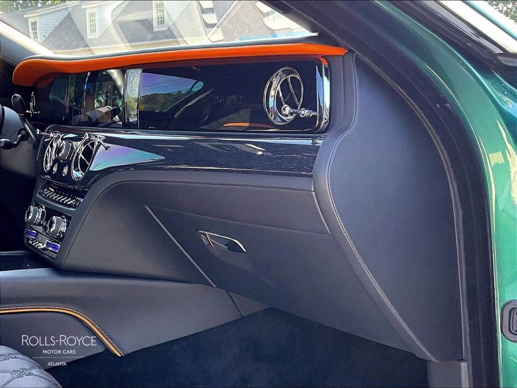 mph013_2190265068_sca13gz03su229363_2025_rolls_royce_ghost_imperial_jade_14_113395_9395737922