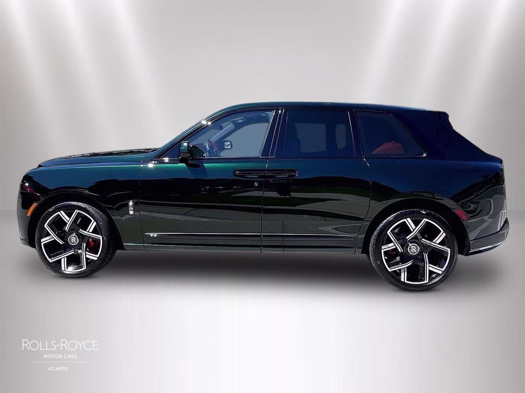 mph013_3023881864_sla33ha00vu236351_2027_rolls_royce_cullinan_black_badge_dark_emerald_14_111262_96bf6d174d