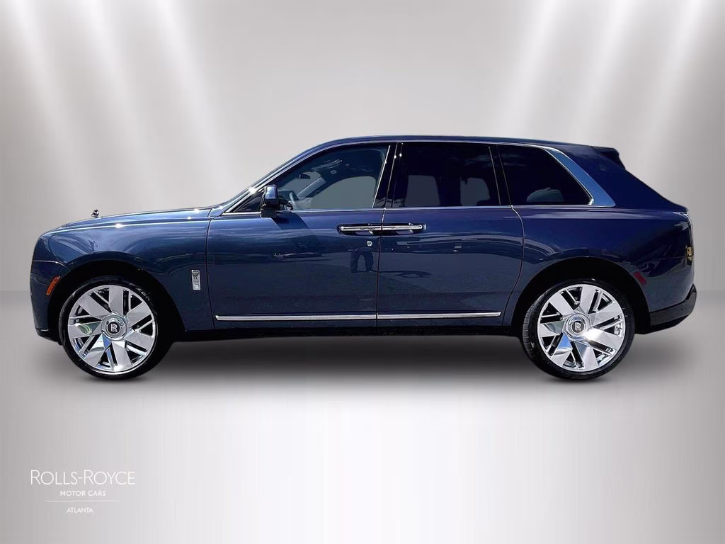 mph013_3529411115_sla23ha07vu236617_2027_rolls_royce_cullinan_iguazu_blue_14_111742_505cedd237