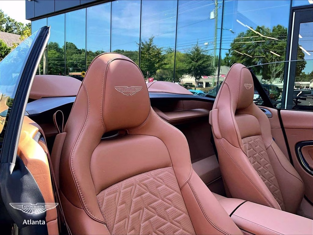 mph013_3560162202_scfumchv8tgk61106_2026_aston_martin_vanquish_volante_ultramarine_black_14_113657_fbd74668aa