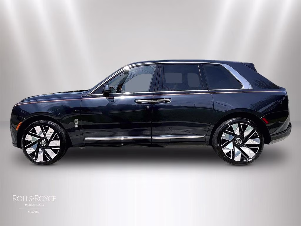 mph013_3668077738_sla23ha05vu236616_2027_rolls_royce_cullinan_darkest_tungsten_14_111719_ef9aced97a