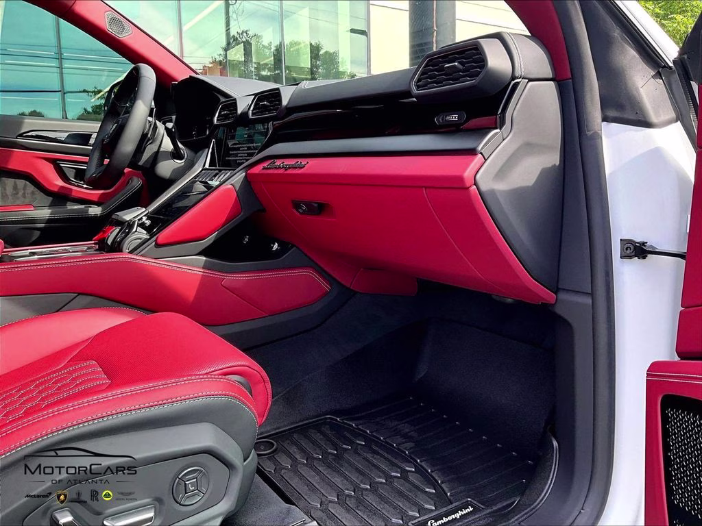mph013_594254913_zpbub3zl0rla35121_2024_lamborghini_urus_s_new_bianco_monocerus_matt_14_111552_046c9011ea