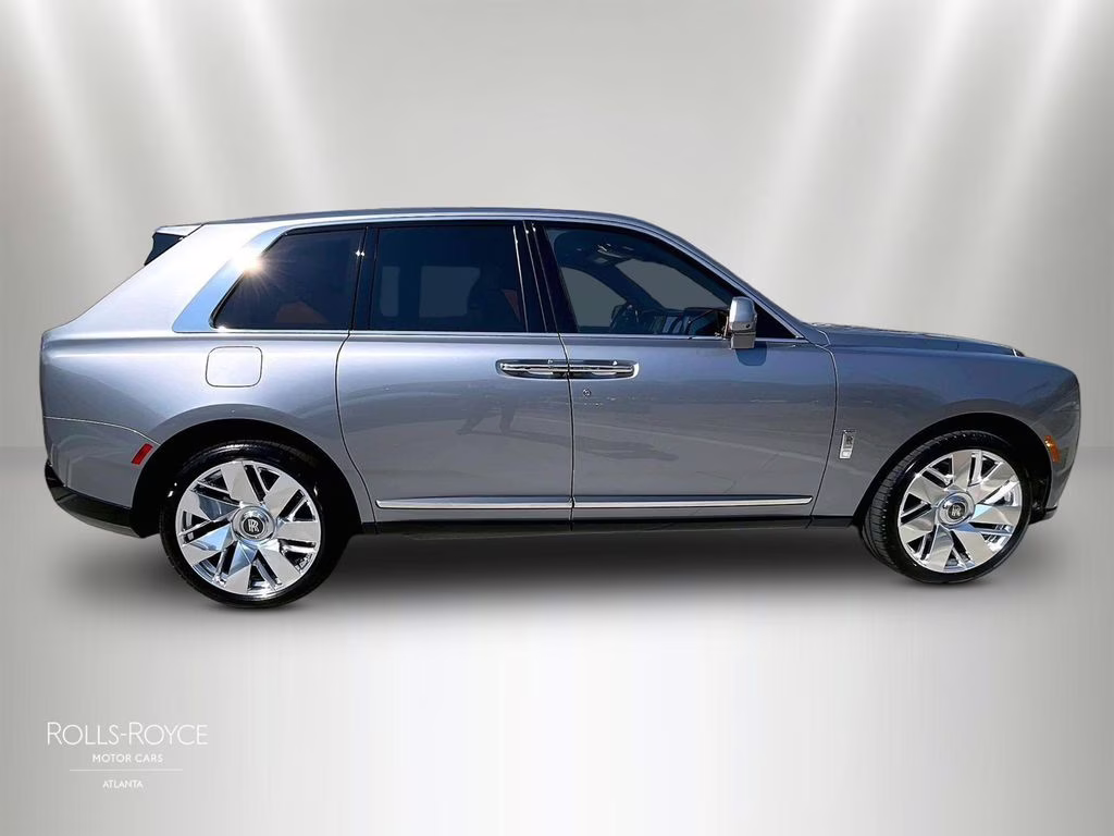 mph013_885129837_sla13ha02tu235142_2026_rolls_royce_cullinan_jubilee_silver_14_109630_4d872a0c0a