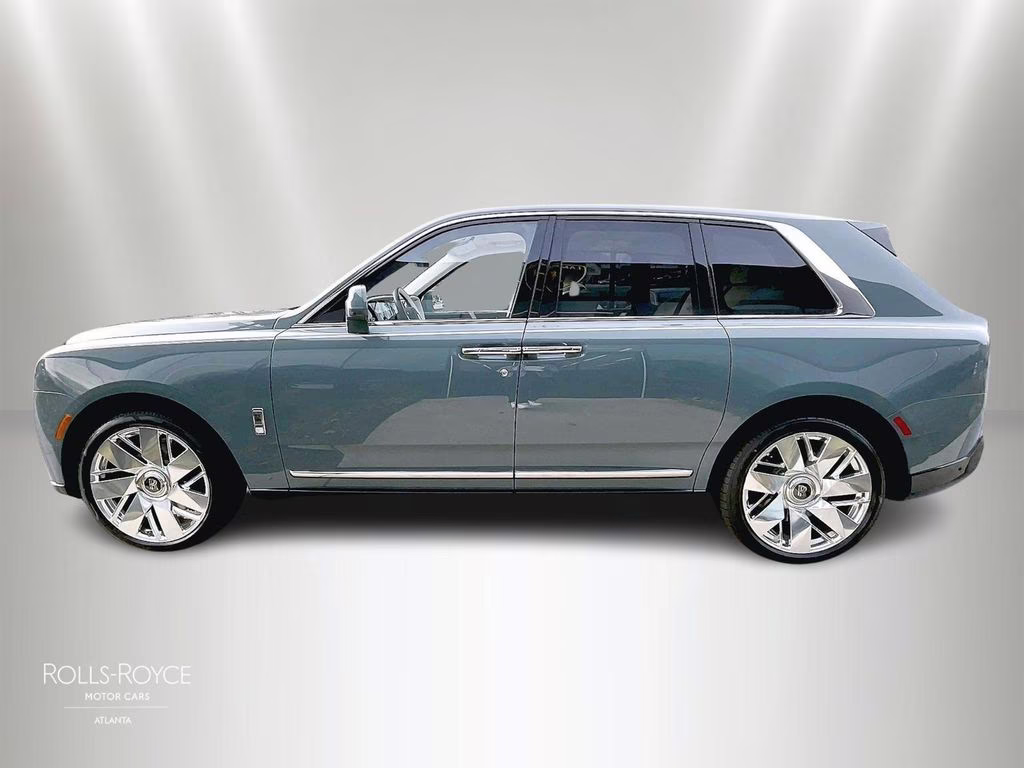 mph013_909708490_sla13ha0xtu233557_2026_rolls_royce_cullinan_monteverde_green_14_109367_2ea5a91fbf