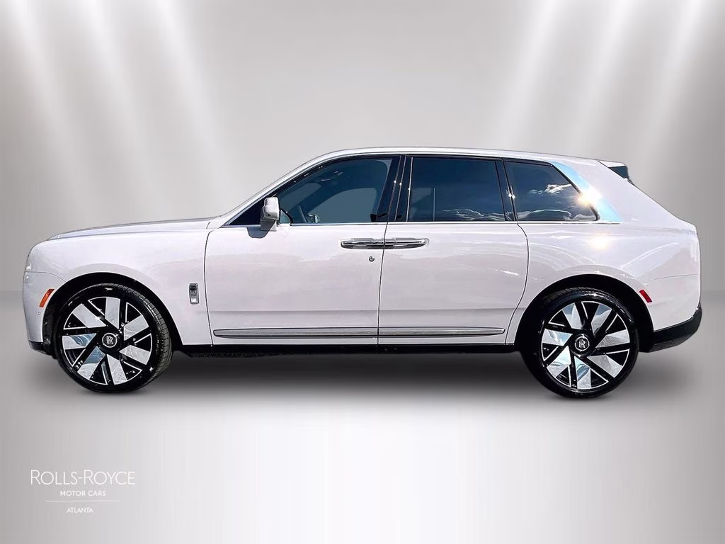 mph013_981450026_sla23ha02vu237416_2027_rolls_royce_cullinan_tempest_gray_14_113423_9322803e25