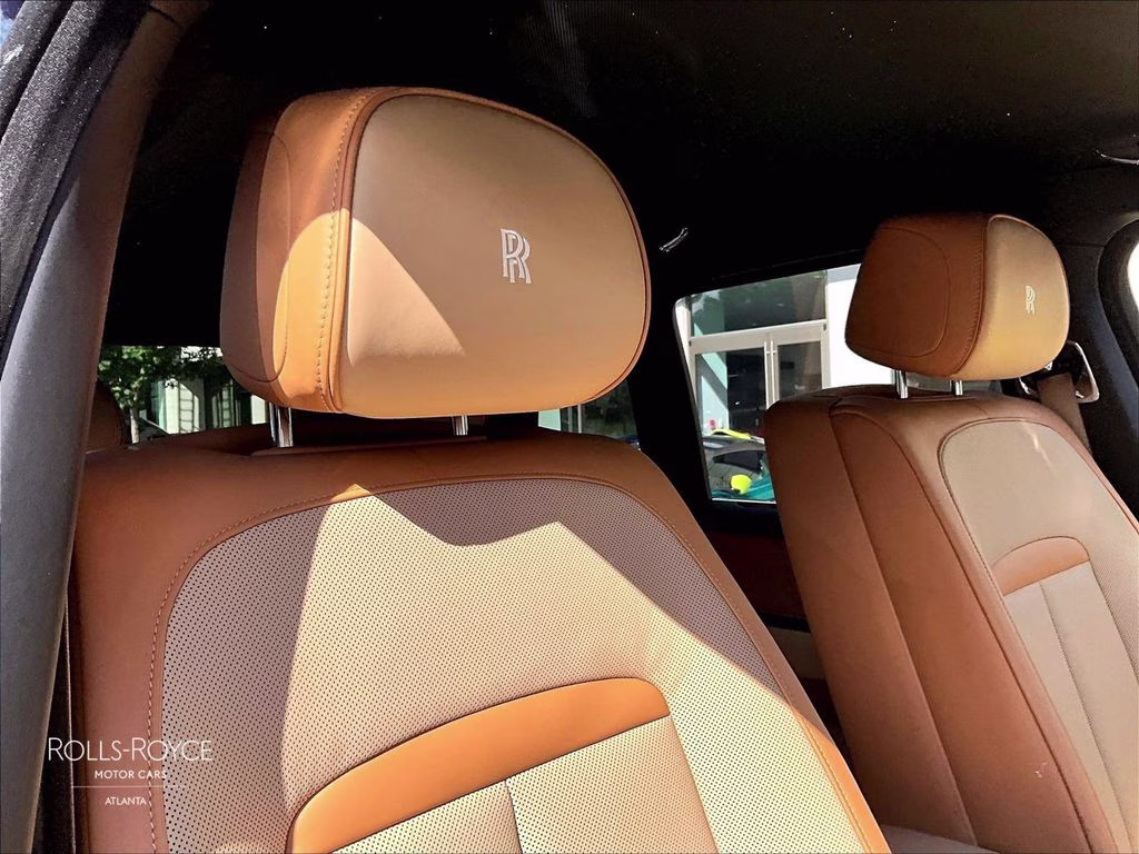 mph014_1905330593_sla23ha04vu236235_2027_rolls_royce_cullinan_midnight_sapphire_15_111757_1946e32e26