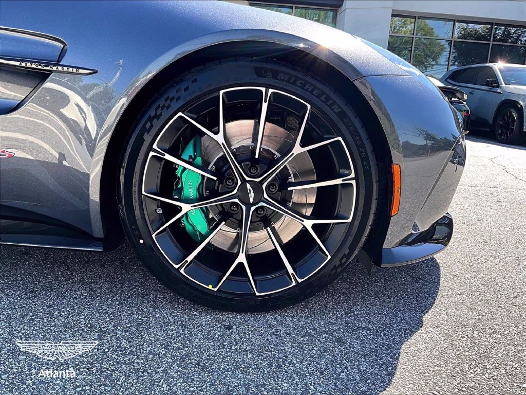 mph014_2326266846_scfsmgmw0tgn12858_2026_aston_martin_vantage_s_xenon_grey_15_114406_78178b5b21