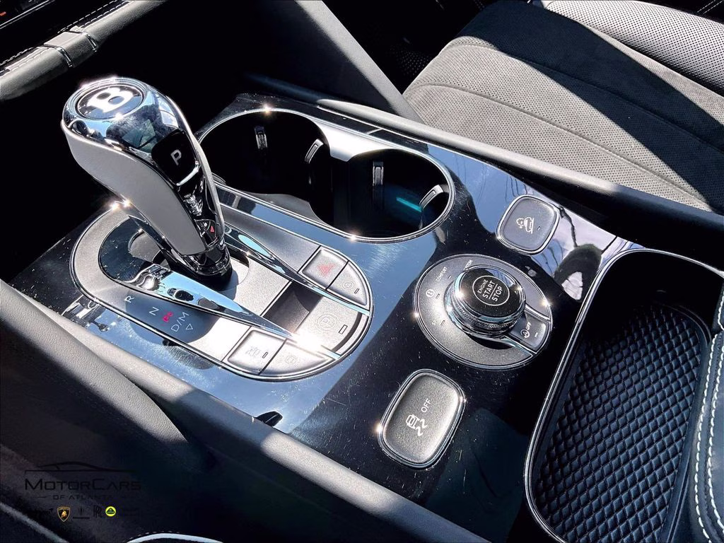 mph014_2389636732_sjaat2zvxsc029045_2025_bentley_bentayga_s_v8_ice_15_113326_5681f983f1