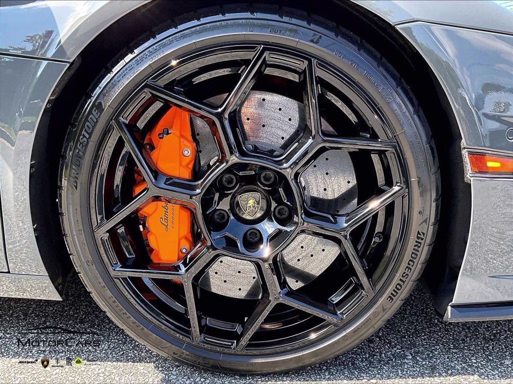 mph014_2640432095_zhwuc1zc6tla01419_2026_lamborghini_temerario_grigio_telesto_15_113187_b844395083
