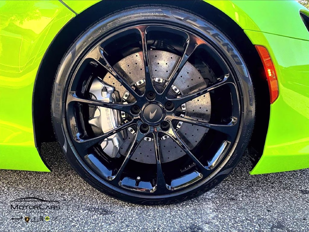 mph014_2761030347_sbm16bea0vw004688_2027_mclaren_artura_spider_mso_bespoke_napier_green_15_114294_e43720d391