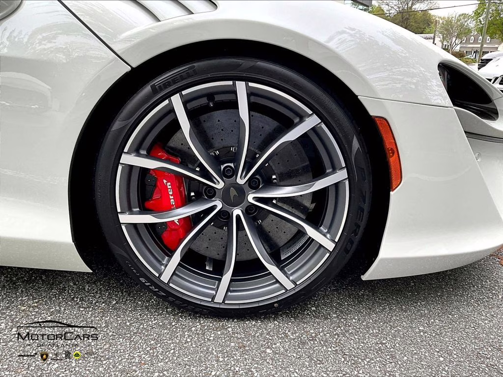 mph014_3078016630_sbm16bea4tw004402_2026_mclaren_artura_spider_techlux_ice_white_15_109870_989478a79e