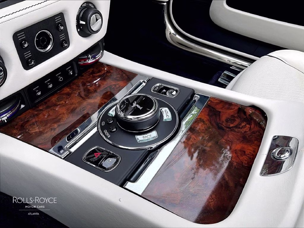 mph014_3275208634_sca666d50hu107143_2017_rolls_royce_dawn_bespoke_lazuli_blue_15_113969_1c917c5e3d