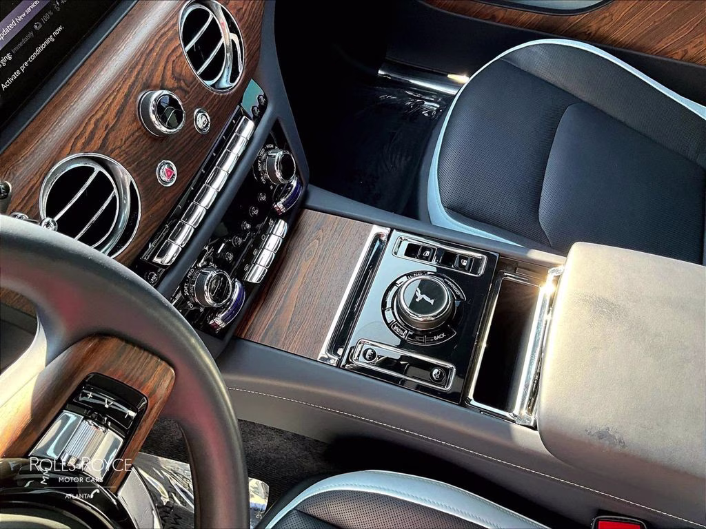mph014_3928631745_scatk2c05ru218785_2024_rolls_royce_spectre_arctic_white_15_113769_9c7571ab75