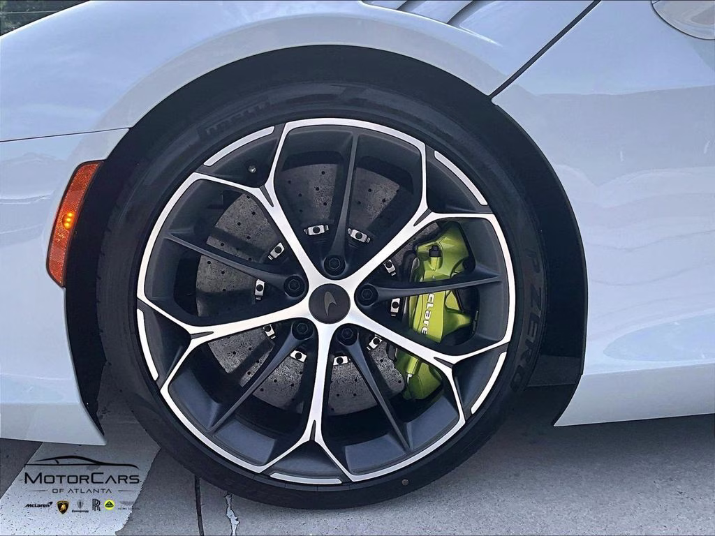 mph014_3942461247_sbm16aea7tw004663_2026_mclaren_artura_grey_15_111622_eafe2fac37