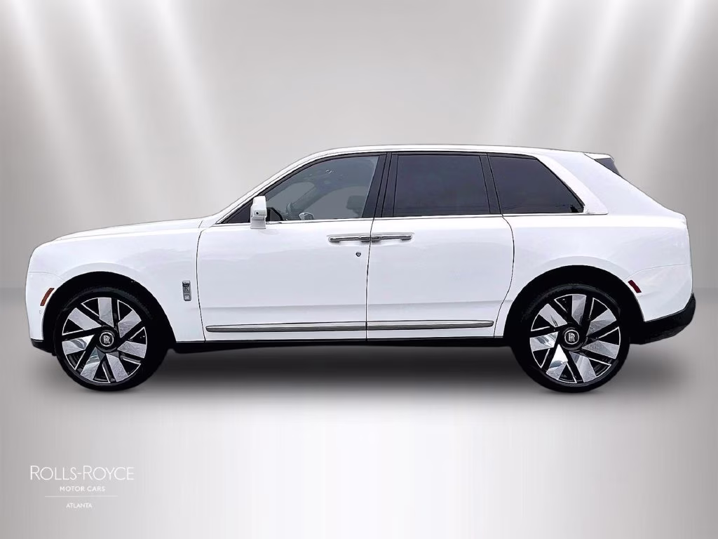 mph014_4263476421_sla23ha07vu237783_2027_rolls_royce_cullinan_english_white_15_114246_aafa34b957