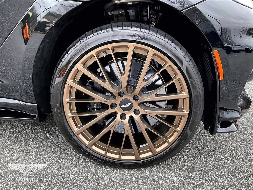 mph014_479538478_sd7vujdw0ttv13945_2026_aston_martin_dbx_707_oberon_black_15_109367_9ff9f3731a