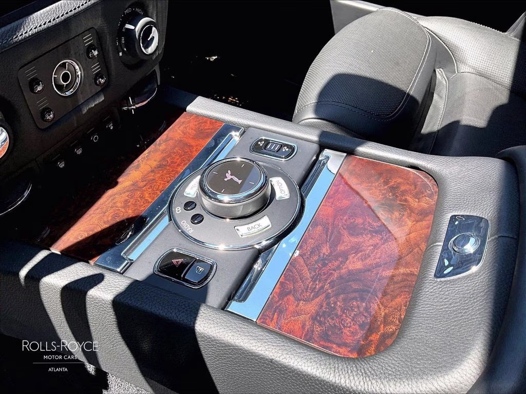 mph014_735755741_sca664s5xgux53733_2016_rolls_royce_ghost_stone_grey_15_113230_840a23ac69