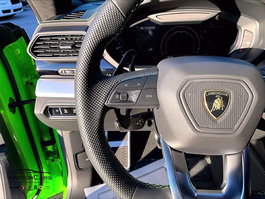 mph015_1205036241_zpbub3zl6rla32210_2024_lamborghini_urus_s_verde_mantis_metallic_16_114438_13a46f67fb