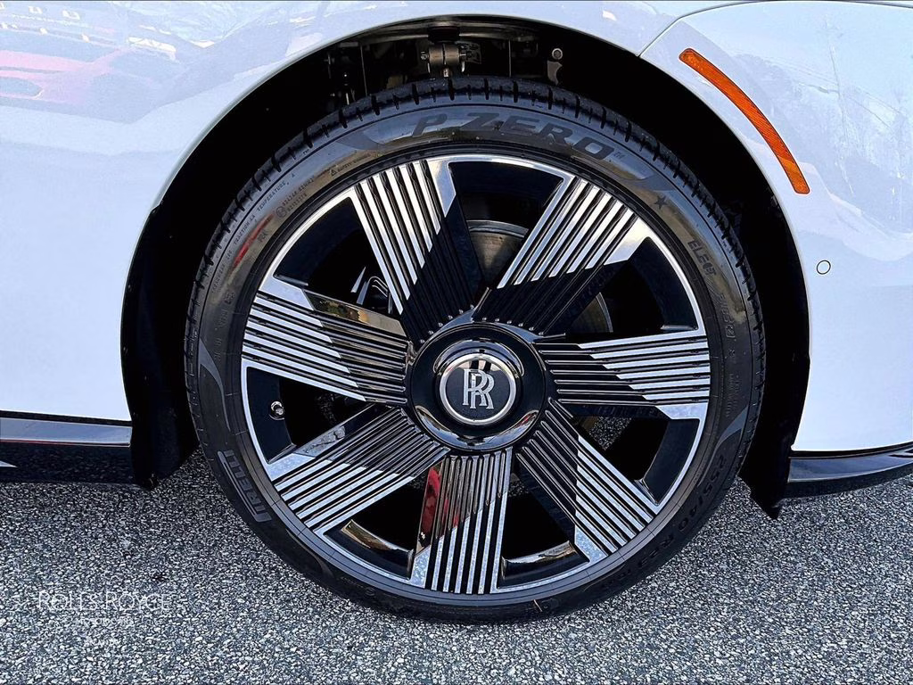 mph015_1410606349_scatk2c00su227738_2025_rolls_royce_spectre_arctic_white_16_109366_fd242ab46f