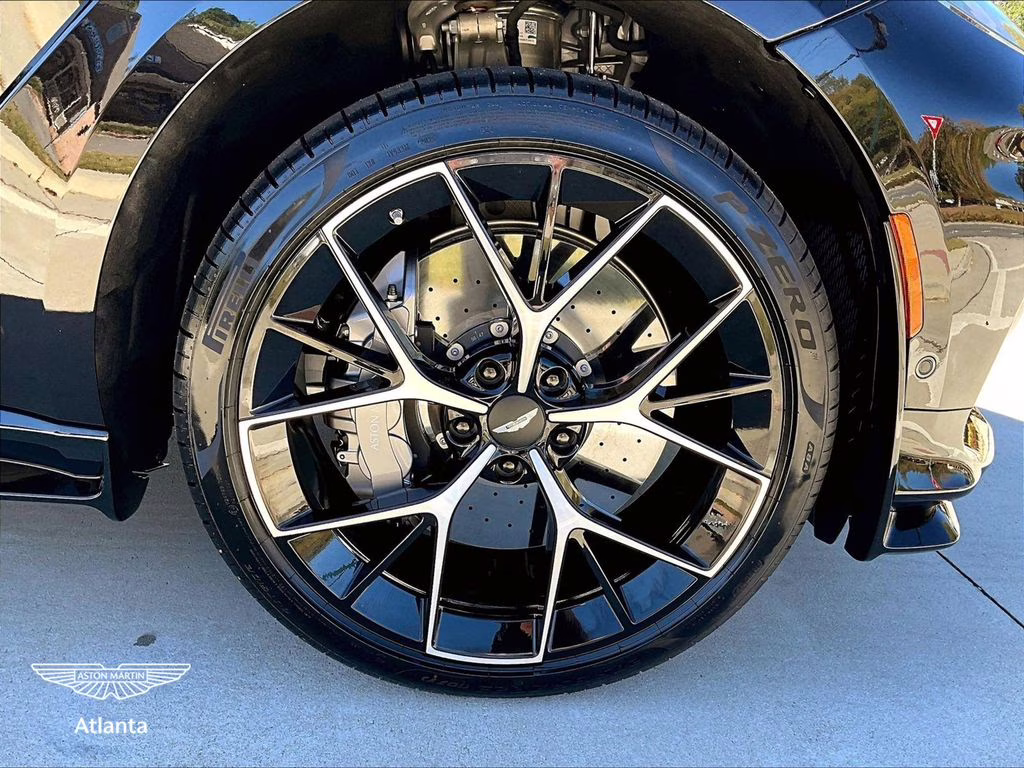 mph015_1955861867_sd7vujdw8ttv13790_2026_aston_martin_dbx_707_onyx_black_16_109367_5324191294