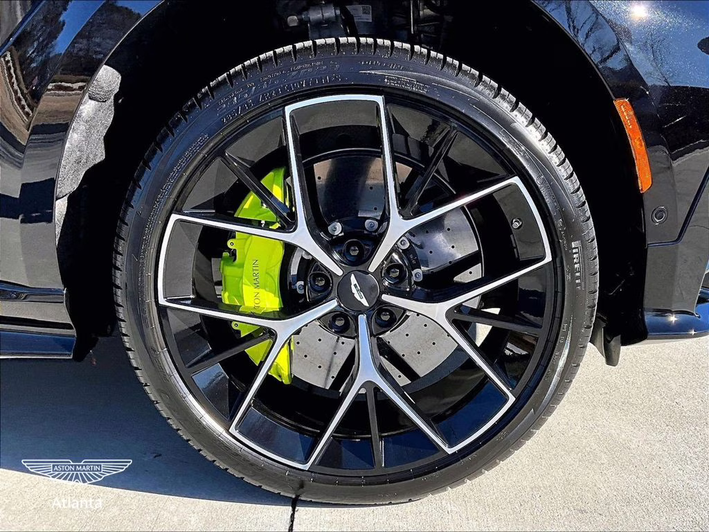 mph015_2209405716_sd7vujgw3ttv14163_2026_aston_martin_dbx_s_onyx_black_16_109367_5870613a06