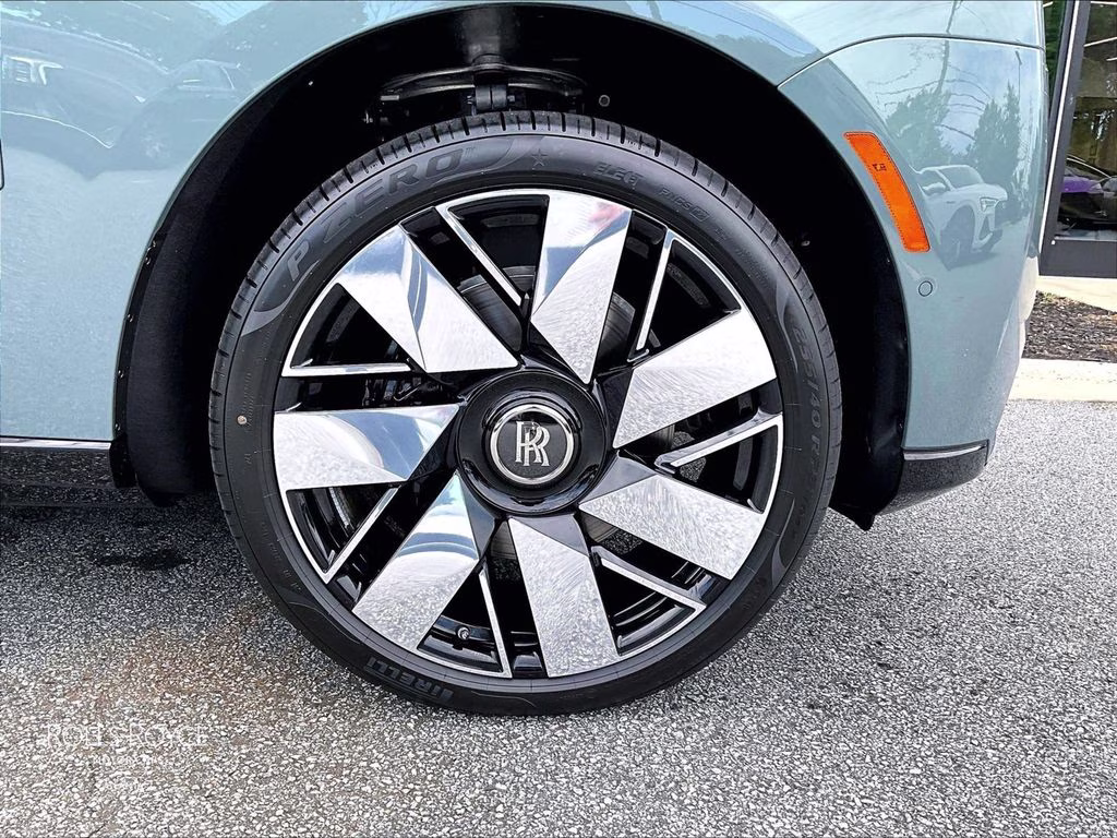 mph015_2715184742_sla23ha0xvu237132_2027_rolls_royce_cullinan_monteverde_16_112889_baa7f445b3