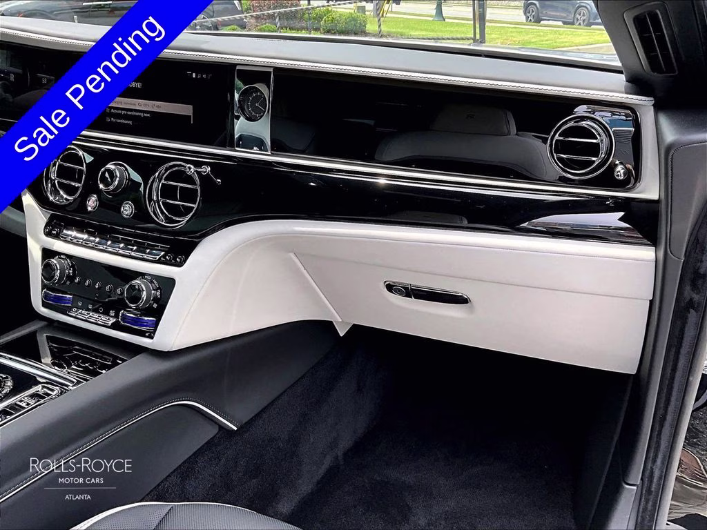 mph015_2798615924_scatk2c03ru226349_2024_rolls_royce_spectre_black_diamond_16_112913_80613bc3e8