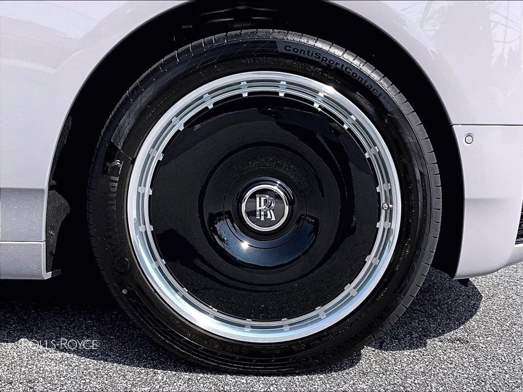 mph015_3505555492_sca43he08vu236970_2027_rolls_royce_phantom_ewb_two_tone_tempest_grey_wblack_diamond_16_112726_4b54c61d57